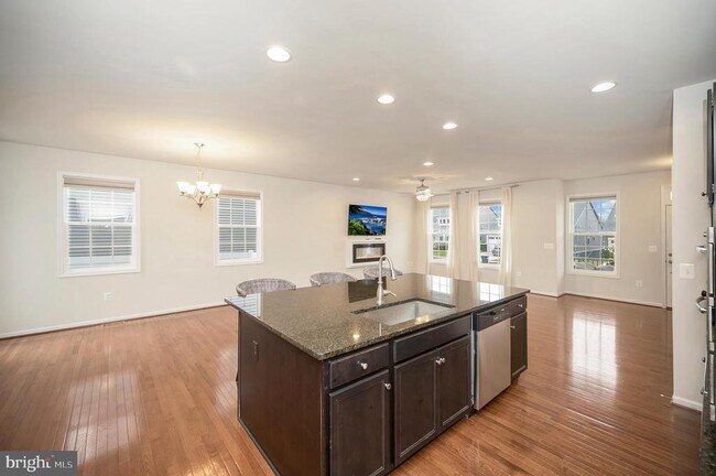 Building Photo - 1092 Aspen Rd