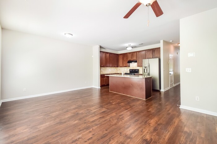 Building Photo - 3253 Pennington Dr