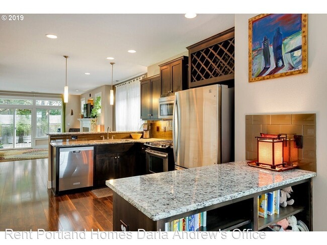 Building Photo - 3 br, 2.5 bath House - 6618 SE 66th Ave