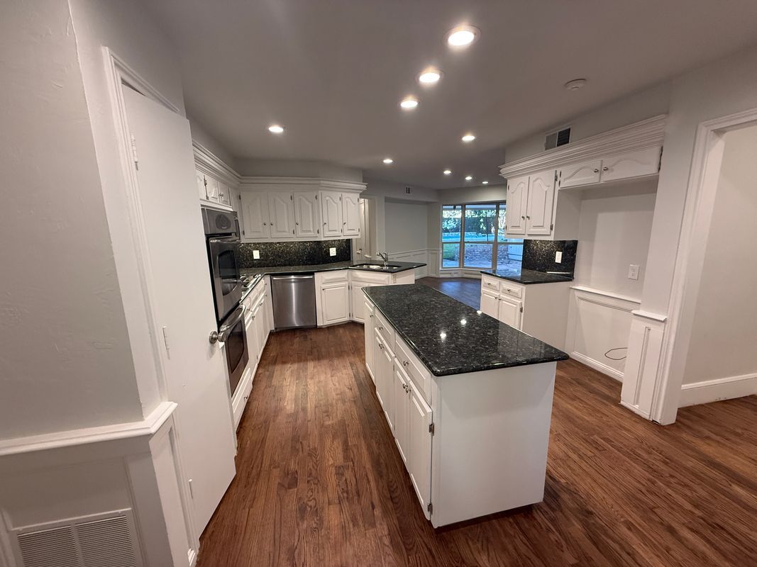 Building Photo - 6911 Gateridge Dr