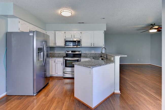 Building Photo - Well Maintained Coventry Home