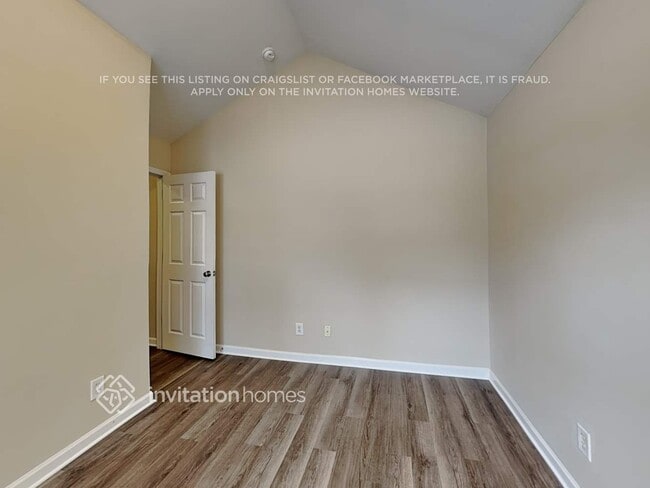 Building Photo - 2120 Centergrove Rd