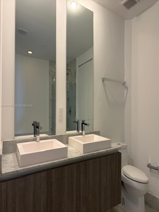 Building Photo - 801 S Miami Ave