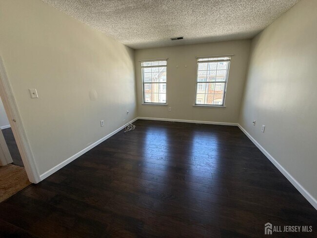 Building Photo - 207 Darwin Ln