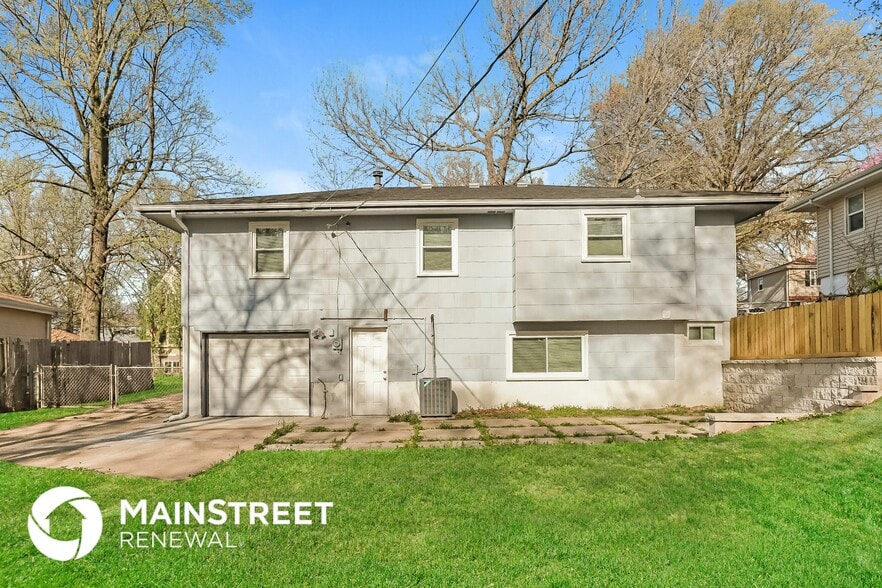 Building Photo - 4135 N Spruce Ave