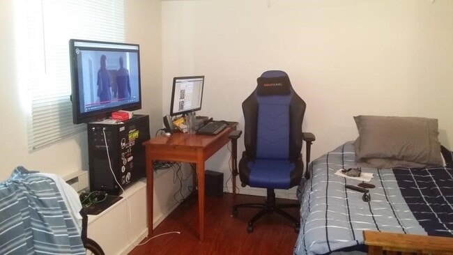 Building Photo - 9 Cedar St