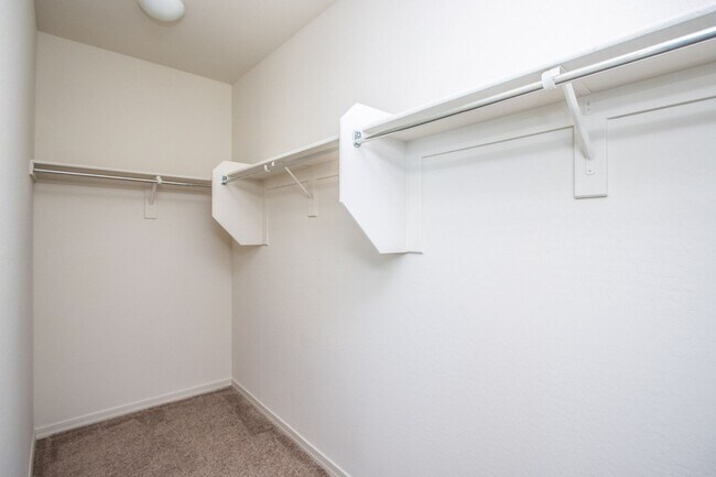 Building Photo - COMING SOON !! Mountainside Living at Canyon Views! 4 bedroom 2 bathroom!