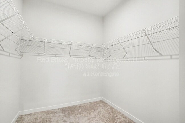 Building Photo - 9512 Munsing Dr