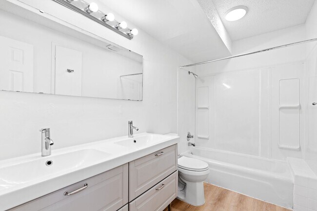 Building Photo - 1328 S Coffman St