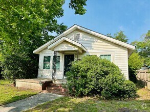 Building Photo - WILMINGTON - Sunset Park - Great location!...