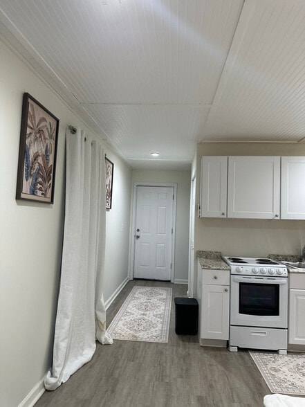 Building Photo - 13106 Wellford Dr