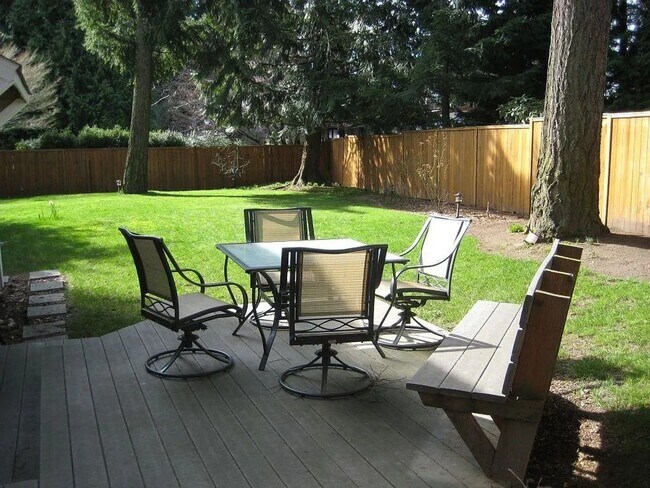 Building Photo - 4Bd/2.5Ba Kirkland House