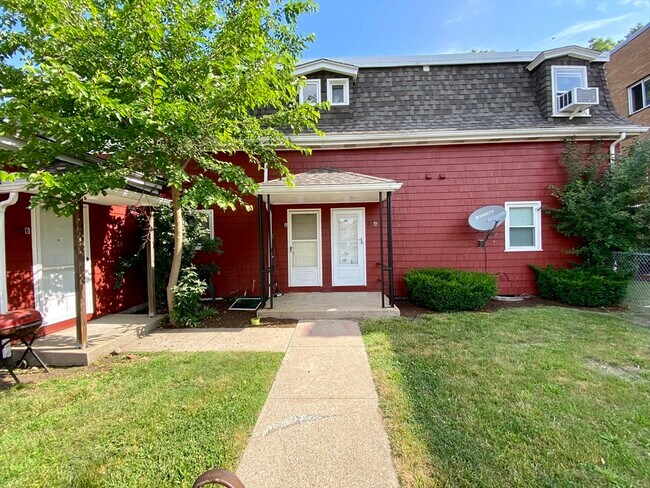 Building Photo - 68 Readville St