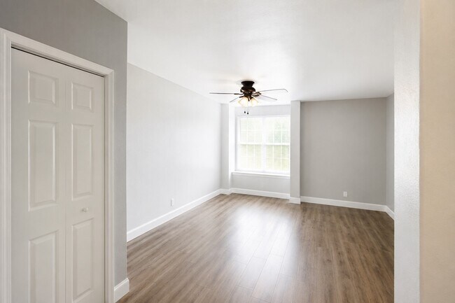 Building Photo - 7520 Hornwood Dr