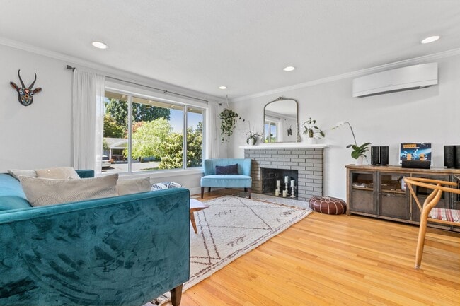 Building Photo - 3Bd/2.25Ba Seattle House