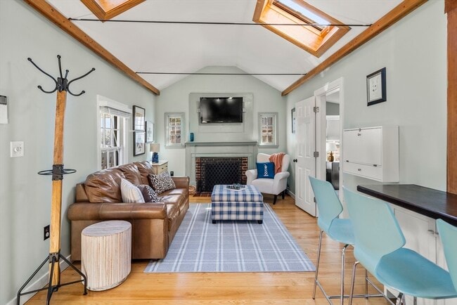 Building Photo - 9 Gingerbread Hill