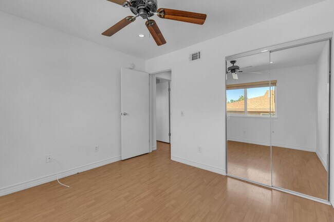 Building Photo - 72592 Edgehill Dr