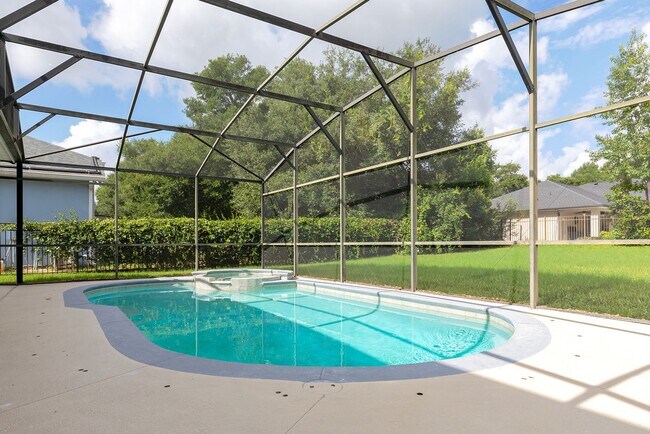 Building Photo - 5/4 HEATHROW POOL HOME!