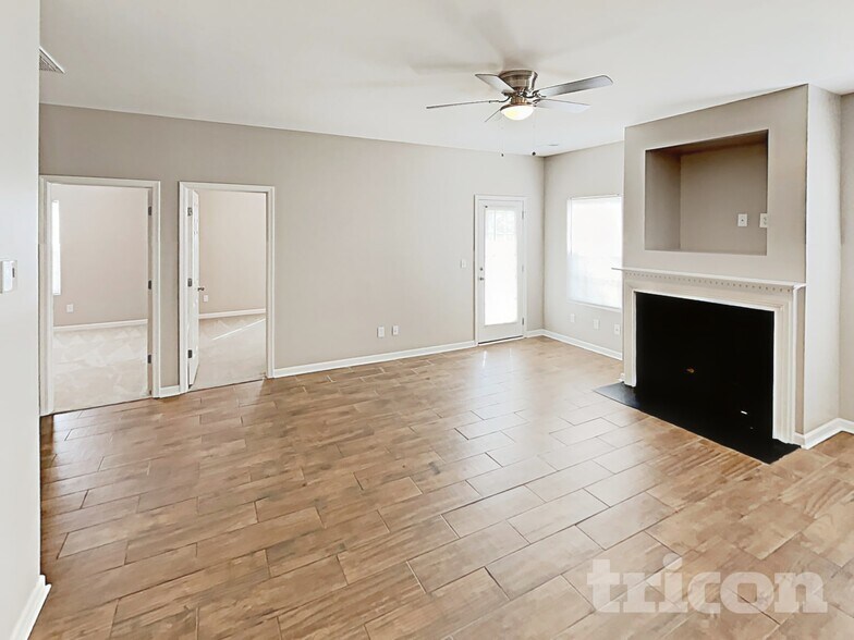 Building Photo - 2116 Lauren Woods Dr