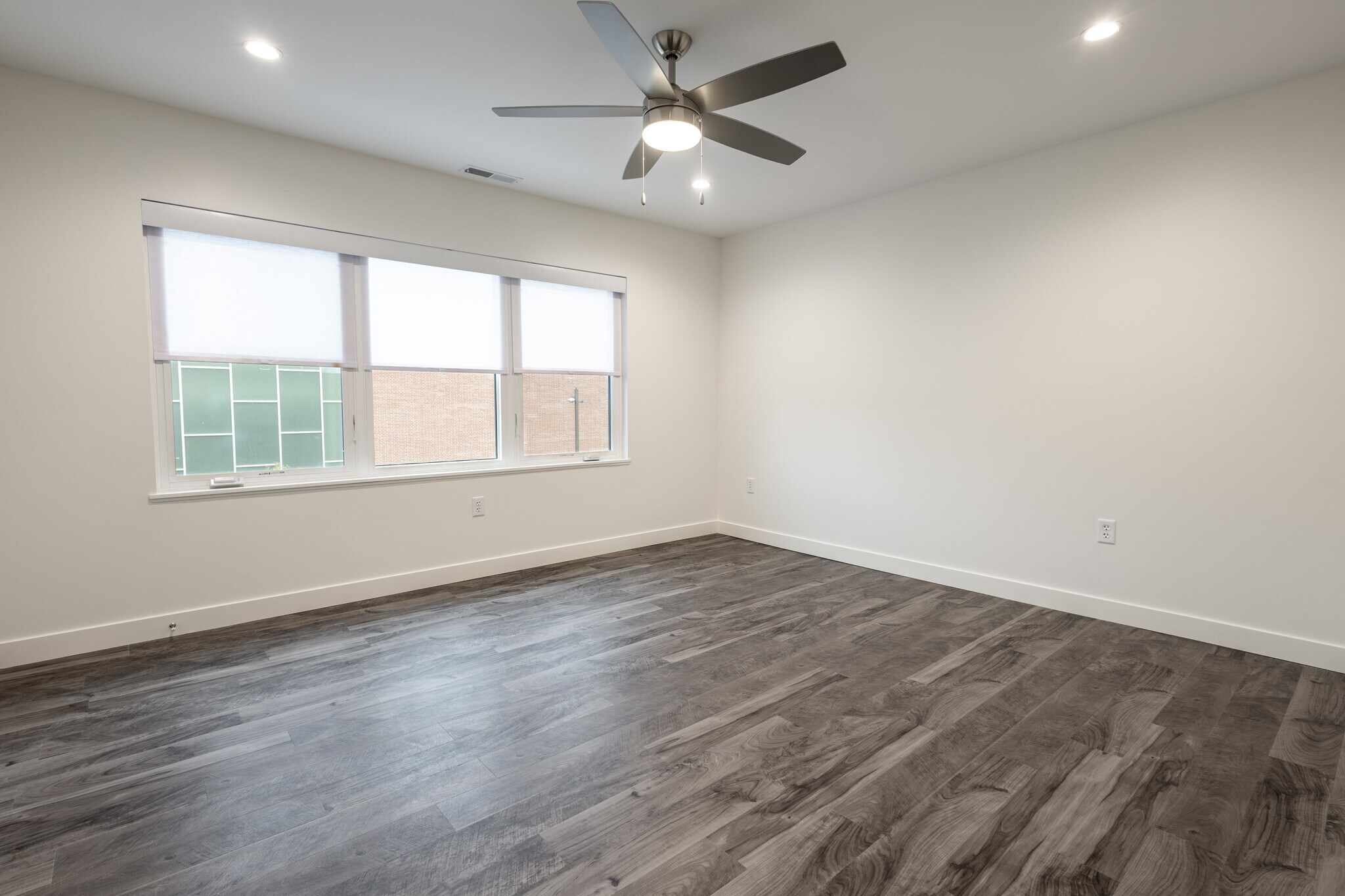 Building Photo - 814 7th St