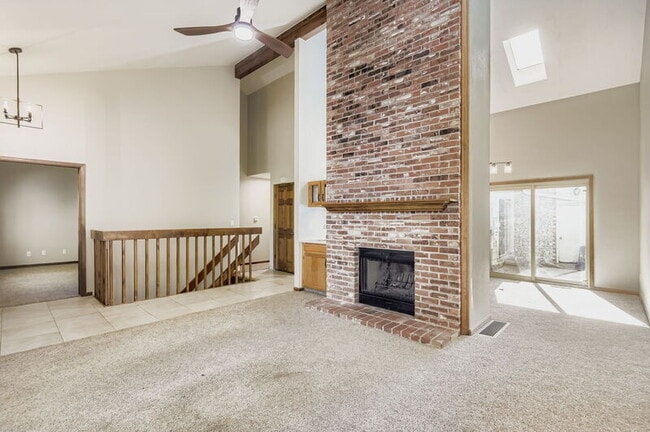 Building Photo - 7663 S Cove Cir