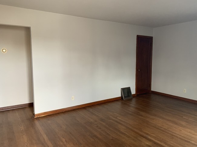 Building Photo - 3155 O Hare Dr