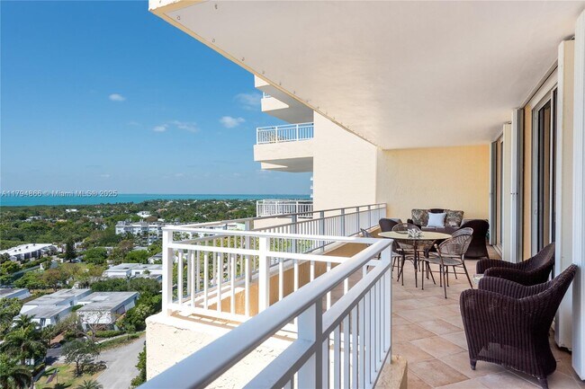 Building Photo - 799 Crandon Blvd