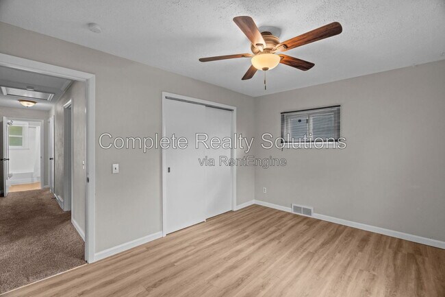 Building Photo - 201 Sadonia Ave