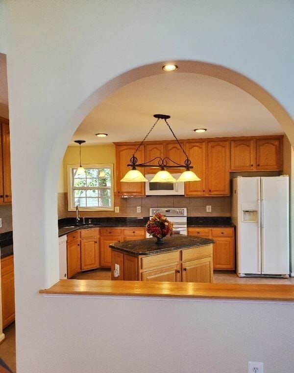 Building Photo - 9255 Glen Meadow Ln