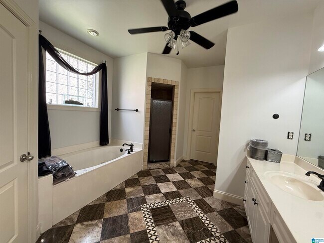 Building Photo - 2304 Arbor Glen