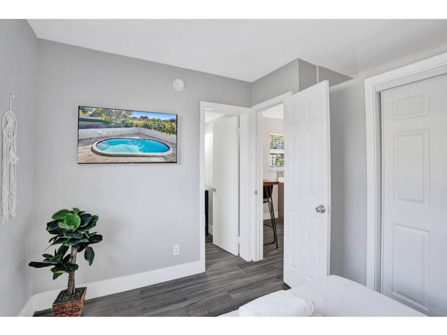 Building Photo - 50 Davie Blvd