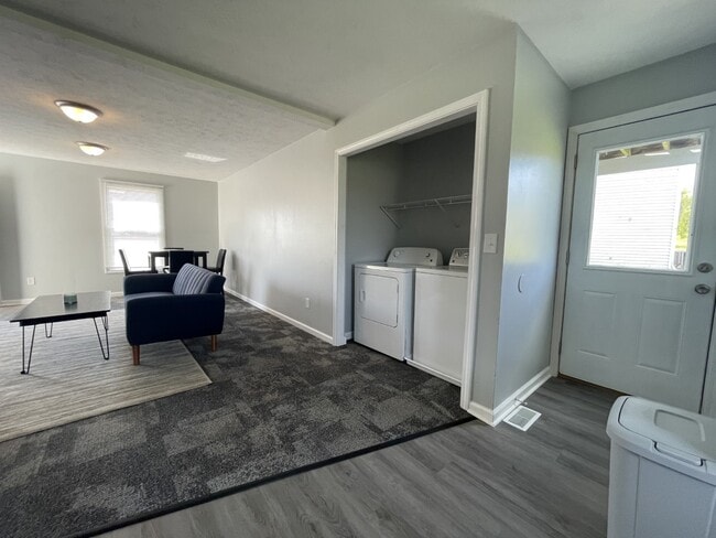 Building Photo - 324 Stone Creek Dr