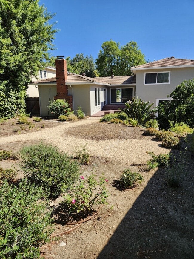Building Photo - 5515 Lake Lindero Dr