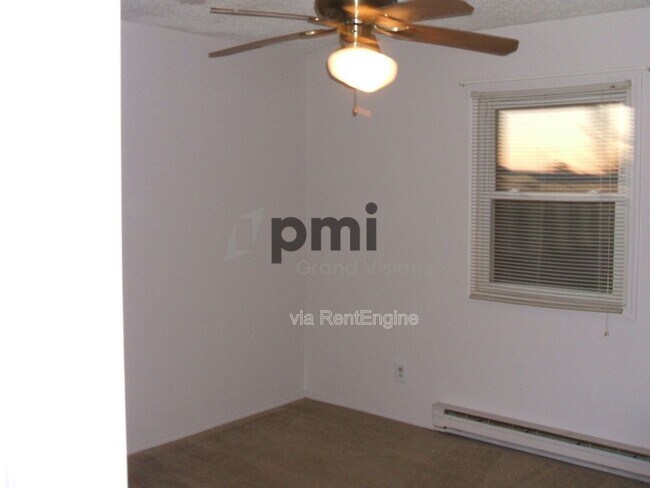 Building Photo - 465 E Main St