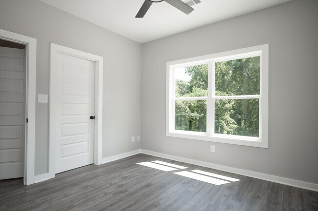 Building Photo - 785 Whitehall Rd