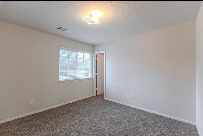 Building Photo - 21611 Falvel Misty Dr