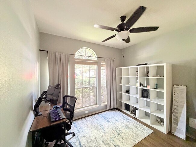 Building Photo - 2805 Feathercrest Dr