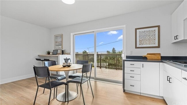 Building Photo - Fabulous Home off of Grand Avenue area ava...