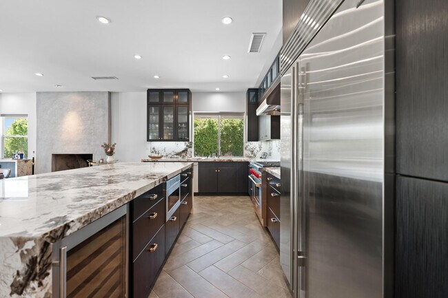 Building Photo - 41750 Hermitage Dr