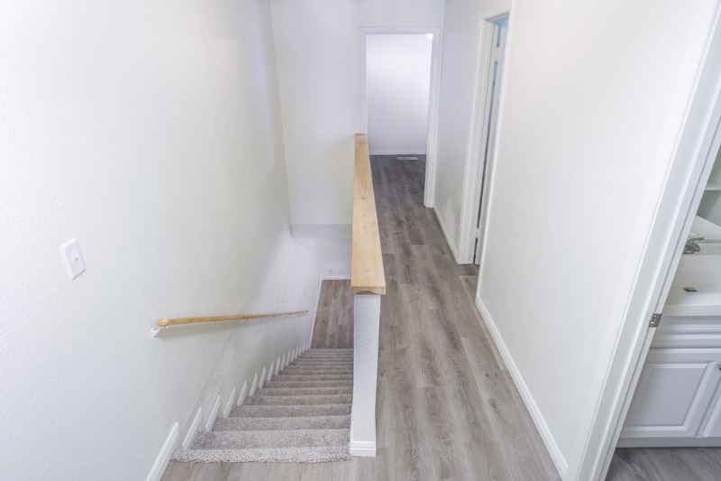 Building Photo - 3 Amanda