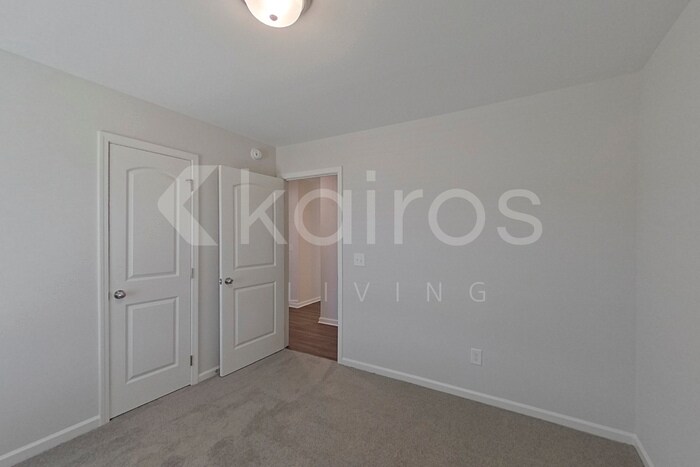 Building Photo - 1883 Landing Pl