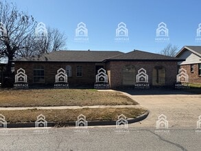 Building Photo - 1809 Fairfax Ave