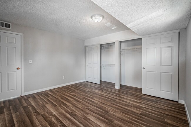 Building Photo - 2BD, 1BA Remodeled Westminster Condo. One Parking Spot. Washer/ Dryer Included.