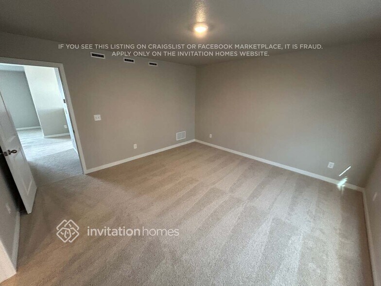 Building Photo - 970 Cascade Falls St