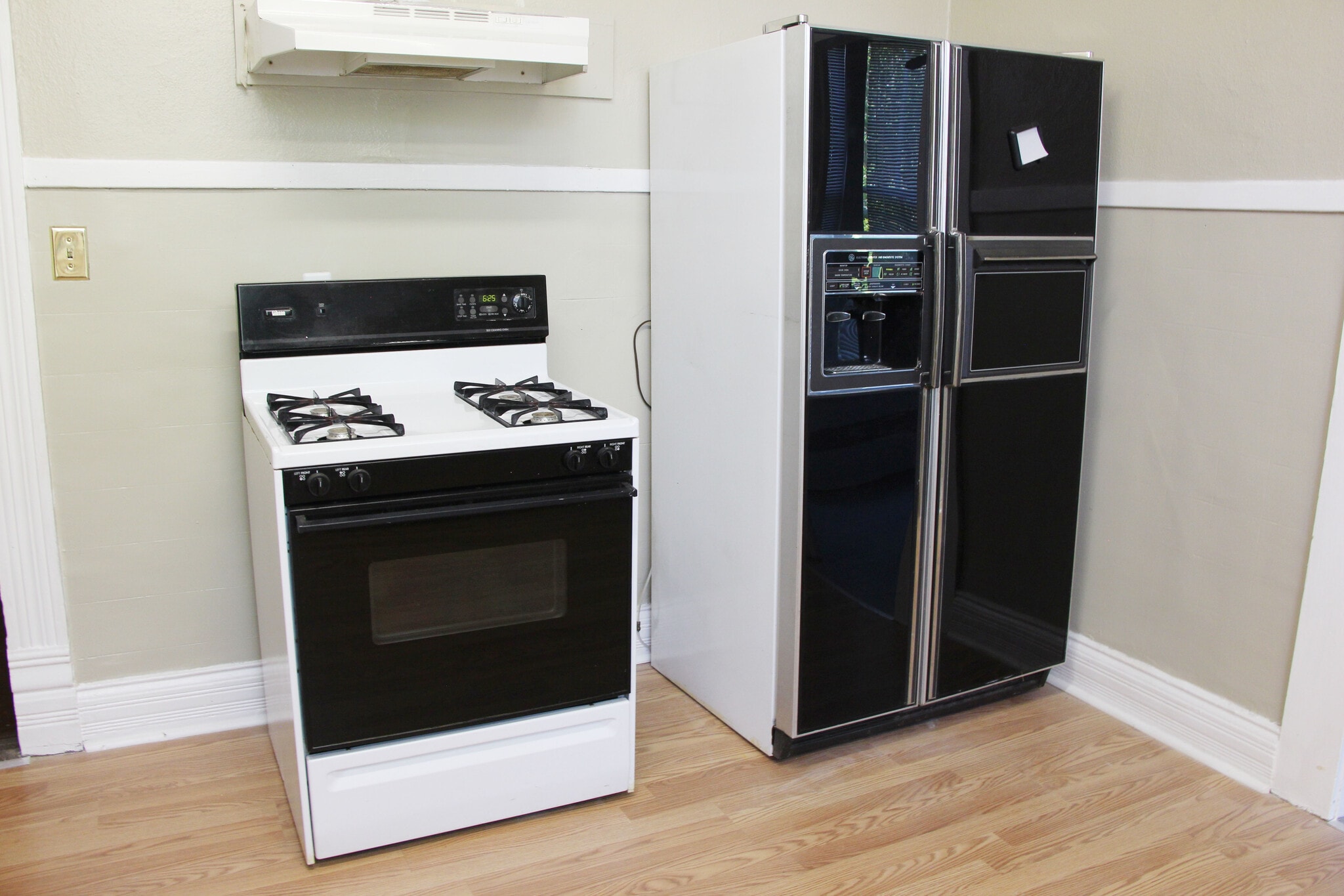 Kitchen - 2511 Napier Ave