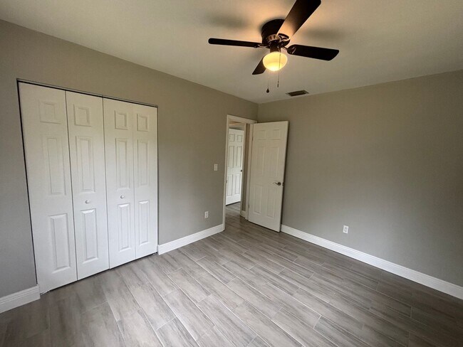 Building Photo - Newly renovated, WOW this will rent quick!