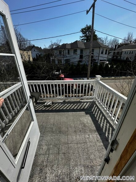 Building Photo - 173 Warren St