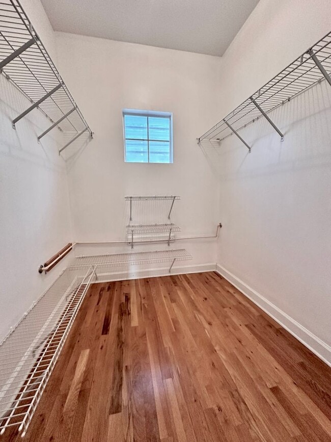 Building Photo - Live Near the Water – 3-Bedroom Home with ...