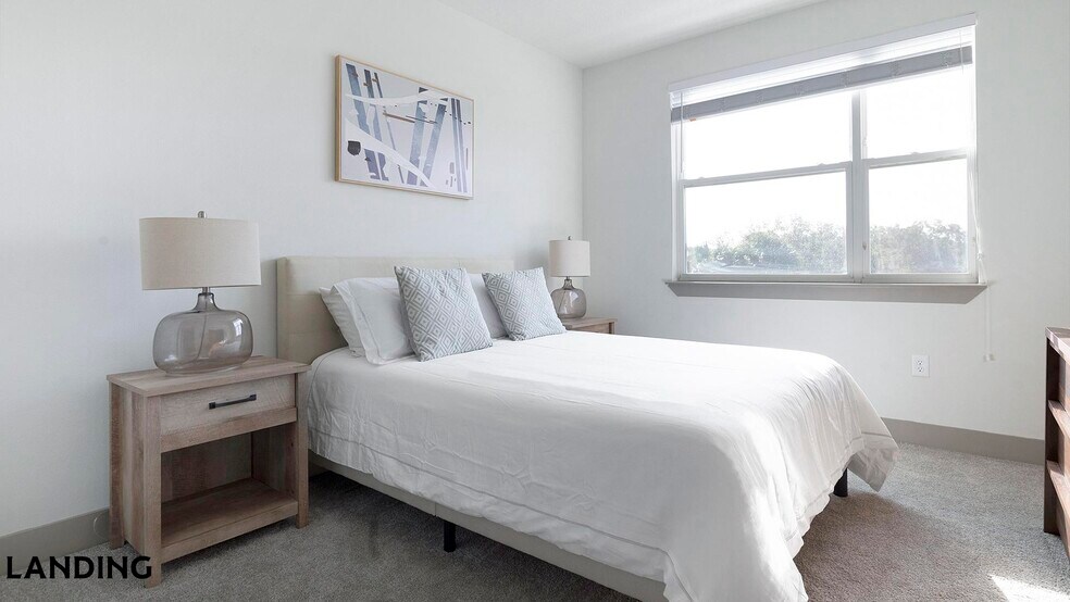 Building Photo - 2995 Railside Lp