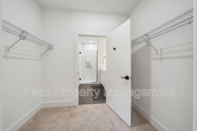 Building Photo - 1609 Pulaski St